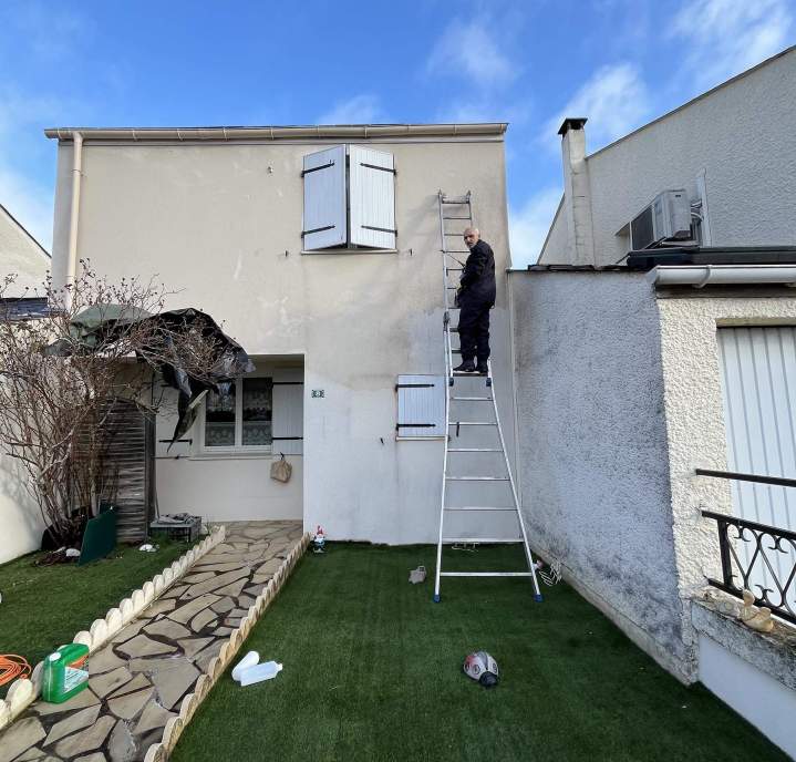 Démoussage toiture Combs-la-Ville